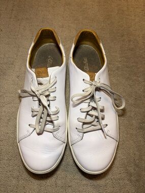 OluKai Men's White Leather Low-Top Sneakers with Tan Heel Lining Size 10.5